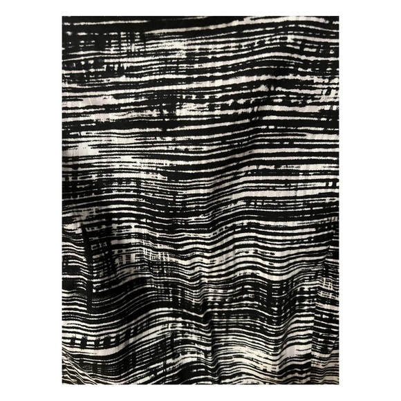 A Chapter One black and white dress in size 8 - Picture 3 of 6